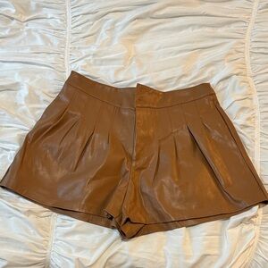 Do+Be women’s large High Waist Tan Shorts pleated faux leather pockets soft